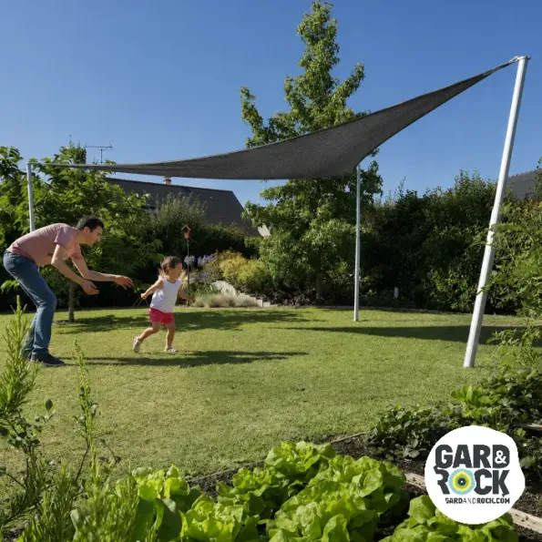 Pérgola con vela solar telescópica y personalizable, estructura ligera para dar sombra a la terraza