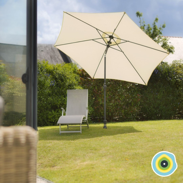 Clipsage au sol sur pelouse parasol Gard&Rock