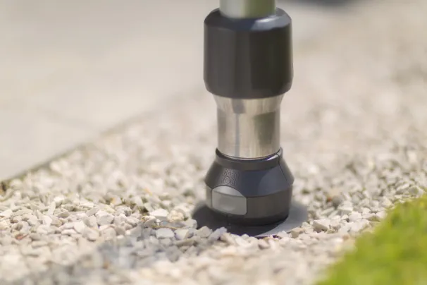 pied de parasol à clipser au sol