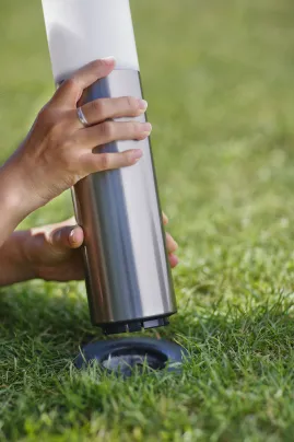 Borne solaire à clipser au sol